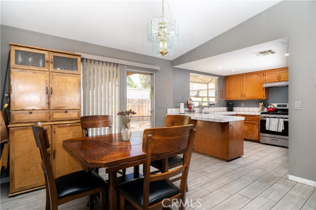 24931 Heil Drive, Moreno Valley CA: https://media.crmls.org/medias/d95a77d0-e7ac-4441-b1ad-2fc4d7e667af.jpg