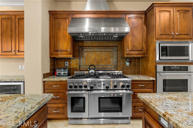 Detail Gallery Image 23 of 68 For 22928 San Joaquin, Canyon Lake,  CA 92587 - 4 Beds | 4/2 Baths