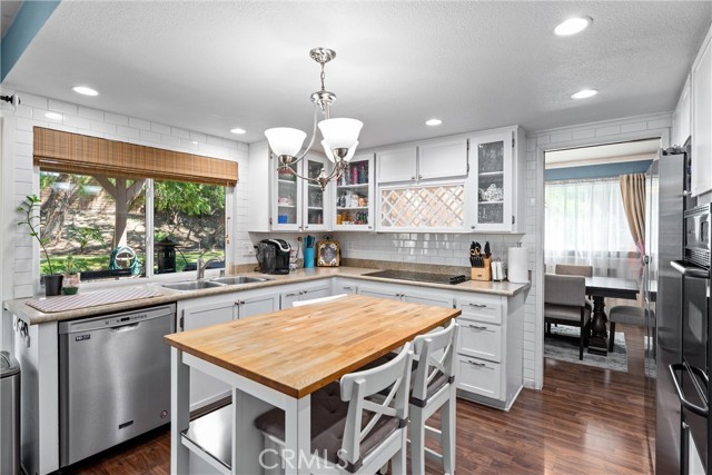 6316 E Woodsboro Avenue, Anaheim Hills CA: https://media.crmls.org/medias/d95b5ea6-10d0-4063-b66c-cdc4cd207a5f.jpg