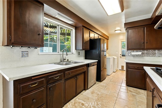 804 Naples Street, Monrovia CA: https://media.crmls.org/medias/d95c0ca7-fe8f-4e99-b2a9-e0a59213bd00.jpg