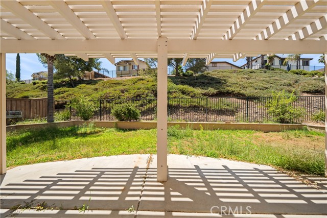 Detail Gallery Image 14 of 44 For 32057 Meadow Wood Ln, Lake Elsinore,  CA 92532 - 4 Beds | 2/1 Baths
