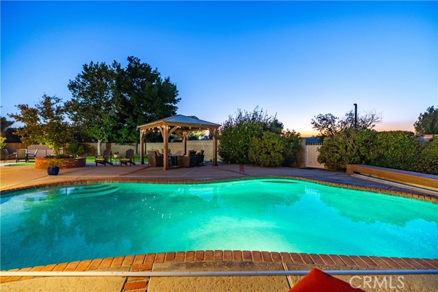 Detail Gallery Image 11 of 69 For 40809 20th St, Palmdale,  CA 93551 - 5 Beds | 2/1 Baths