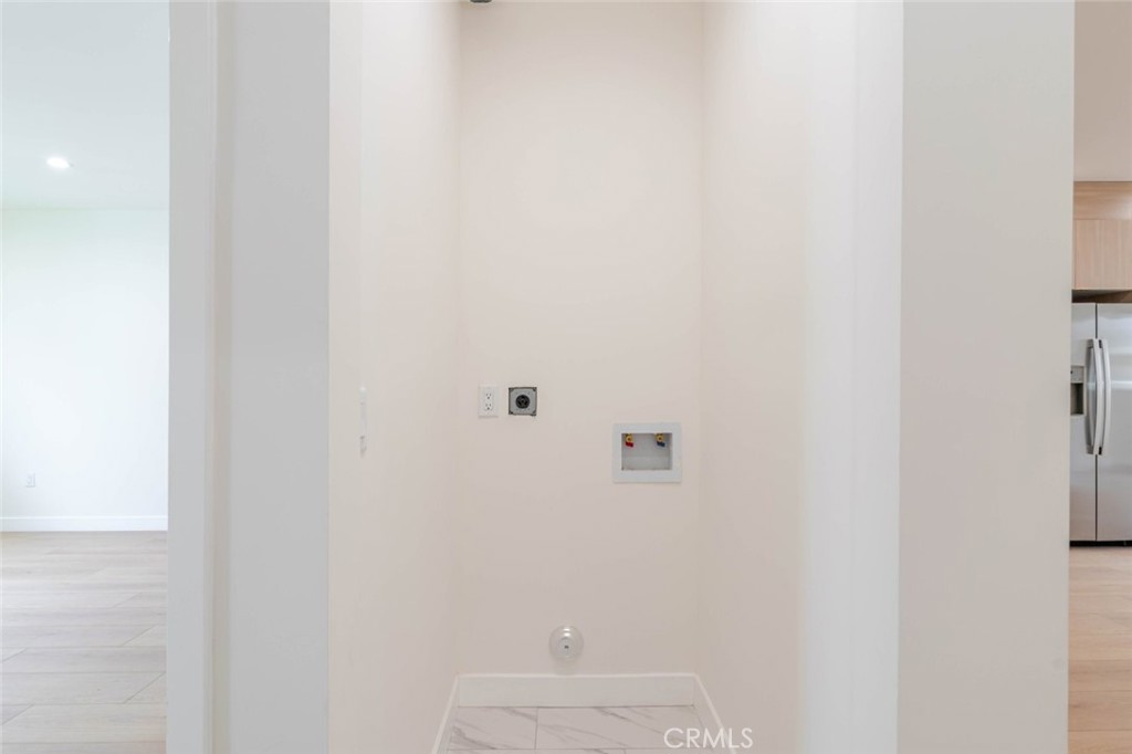 https://media.crmls.org/medias/d95dc211-eef0-4904-a742-af563abc5dcc.jpg?preset=X-Large