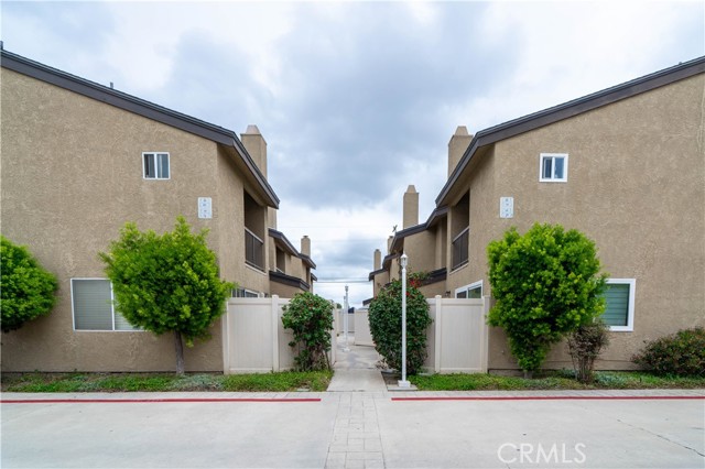 Detail Gallery Image 29 of 36 For 1126 W 228th St #31,  Torrance,  CA 90502 - 3 Beds | 3 Baths