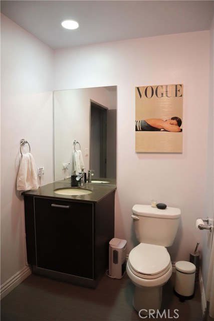 645 W 9th Street, Los Angeles CA: https://media.crmls.org/medias/d95e784f-6b9a-4975-983a-c5f6a71029ee.jpg