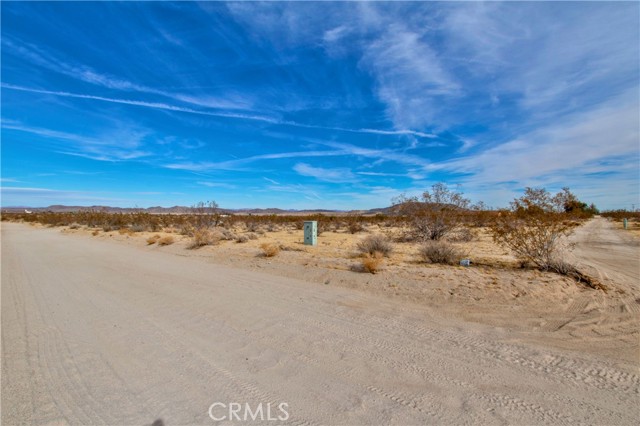 Detail Gallery Image 13 of 15 For 6425 Sun Ray Rd, Joshua Tree,  CA 92252 - – Beds | – Baths