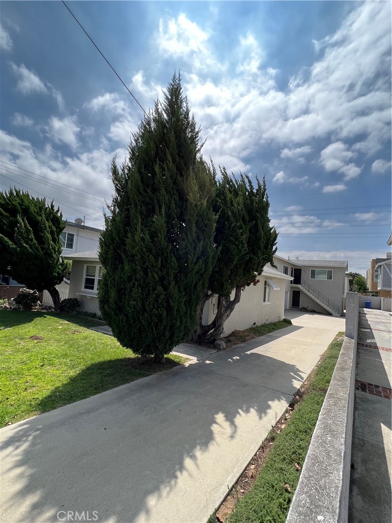 2520 Carnegie Lane, Redondo Beach, CA 90278