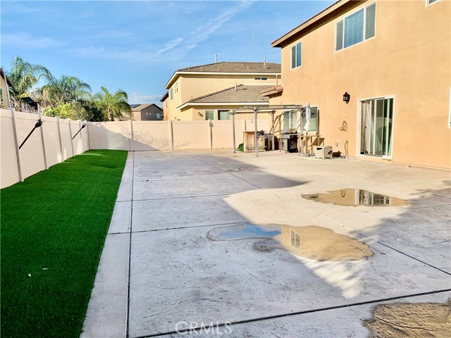 Detail Gallery Image 12 of 16 For 4759 Brison Ct, Jurupa Valley,  CA 91752 - 5 Beds | 3 Baths