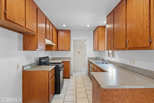 Detail Gallery Image 5 of 26 For 554 W Verness, Covina,  CA 91723 - 4 Beds | 2 Baths