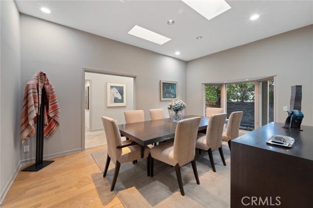 Detail Gallery Image 12 of 54 For 3601 Cananea, Encino,  CA 91436 - 6 Beds | 5/1 Baths