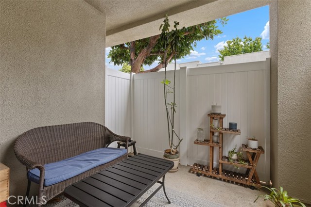 17661 Sergio Circle, Huntington Beach CA: https://media.crmls.org/medias/d960a6ca-04e0-4168-ae38-a86e32ff2273.jpg