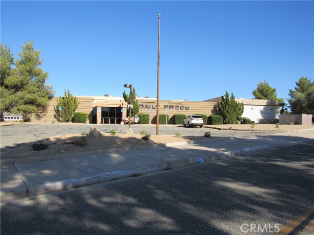 13875 Park Avenue, Victorville, California 92392, ,Commercial Lease,For Rent,13875 Park Avenue,CRHD25015666