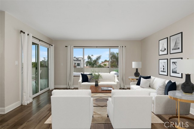 Detail Gallery Image 2 of 23 For 420 1/2 Narcissus, Corona Del Mar,  CA 92625 - 2 Beds | 1 Baths