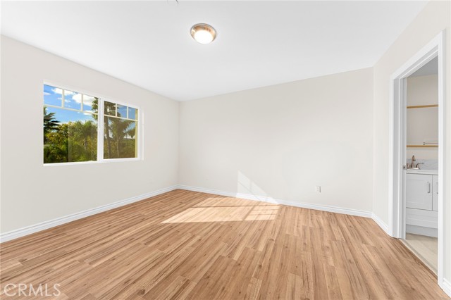 5639 N Huntington Drive, Los Angeles CA: https://media.crmls.org/medias/d9614ccd-be2a-40c3-925e-57364967f305.jpg