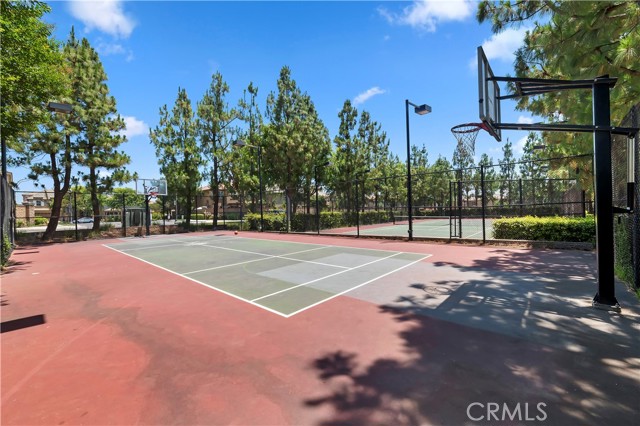 5680 Kate Way, Fontana CA: https://media.crmls.org/medias/d961fbe0-ea2a-4b3c-af1c-fe4af4a19497.jpg