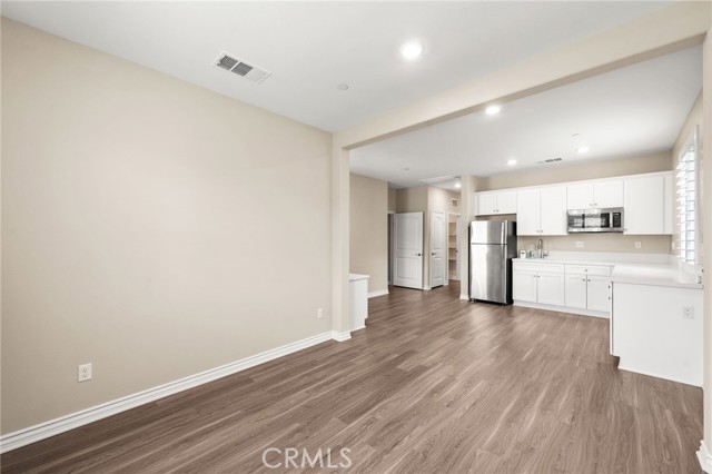 Image 27 of 75 For 45745 Altree Court