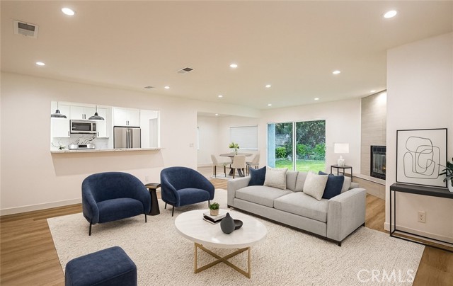 Front Image Thumbnail for CRSR25063433