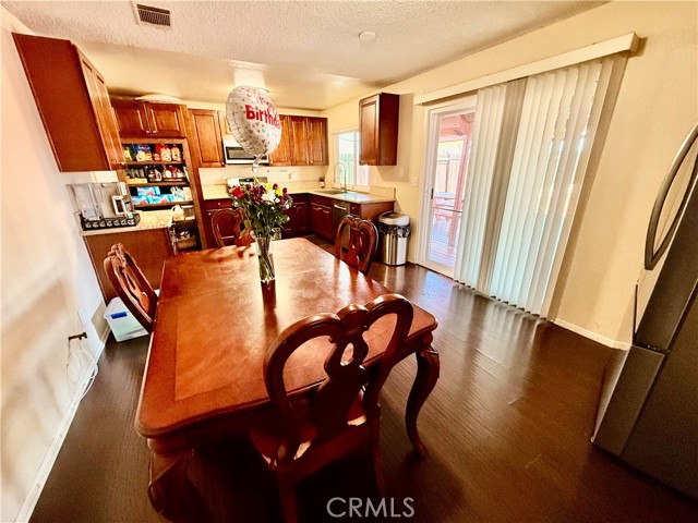 Detail Gallery Image 11 of 33 For 14210 Kingsway Ct, Moreno Valley,  CA 92553 - 4 Beds | 2 Baths