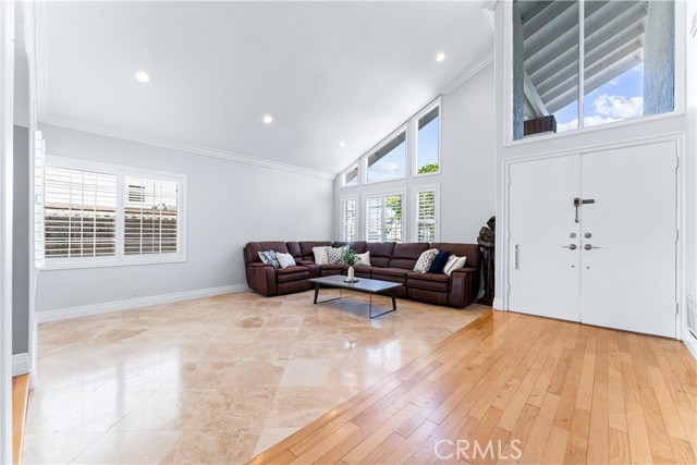 Detail Gallery Image 5 of 42 For 8871 Dorsett Dr, Huntington Beach,  CA 92646 - 4 Beds | 3 Baths
