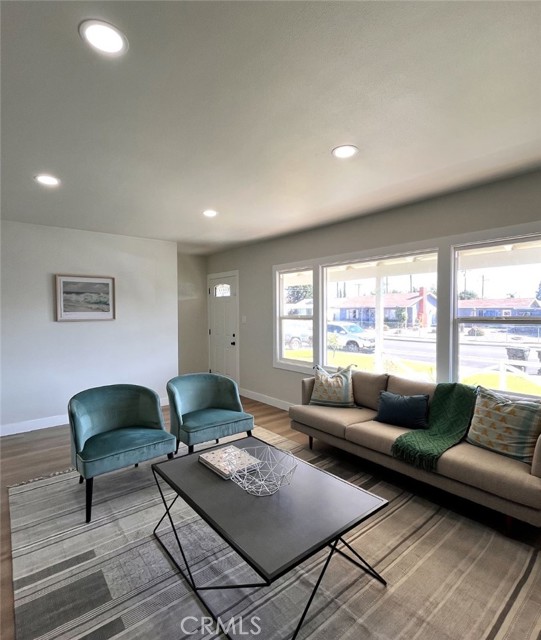 Detail Gallery Image 9 of 31 For 905 Patrick, Pomona,  CA 91767 - 3 Beds | 3 Baths