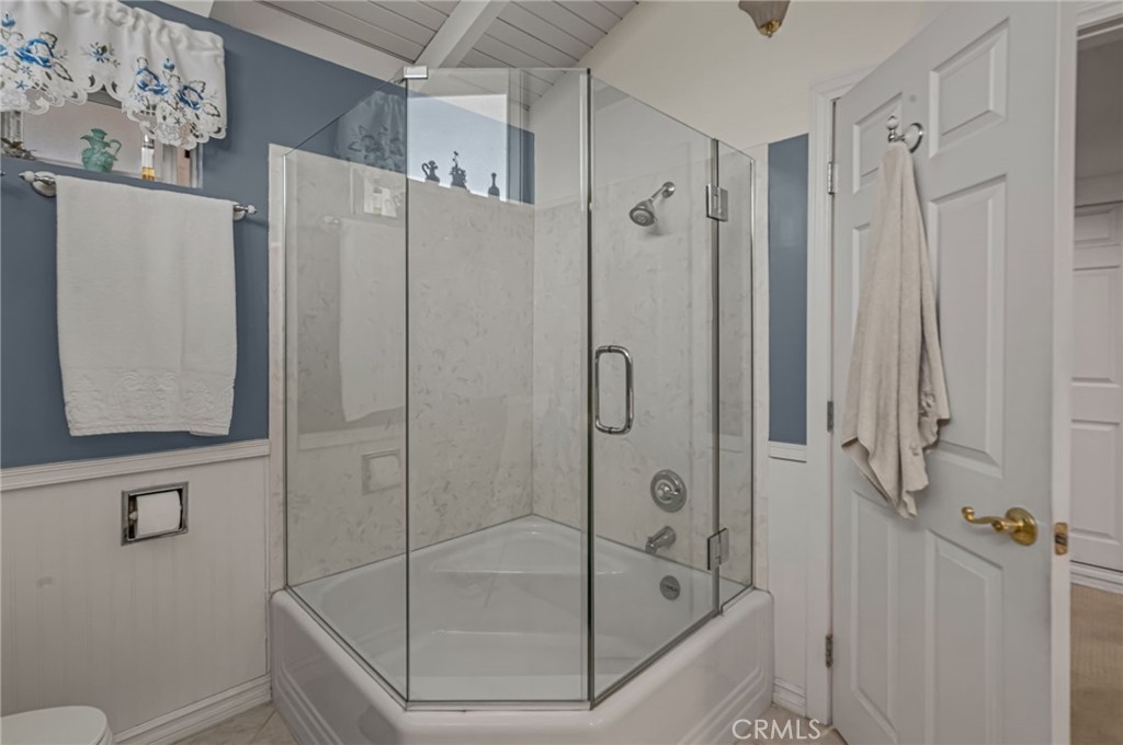 https://media.crmls.org/medias/d963a763-084e-441d-9433-5b3d78719c7c.jpg?preset=X-Large