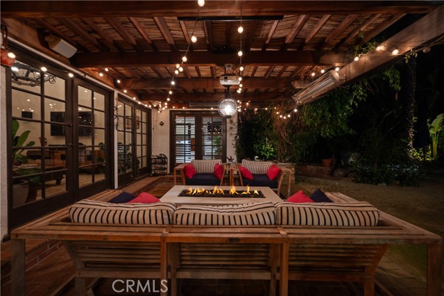 Detail Gallery Image 21 of 29 For 5526 Fulton Ave, Sherman Oaks,  CA 91401 - 4 Beds | 3 Baths