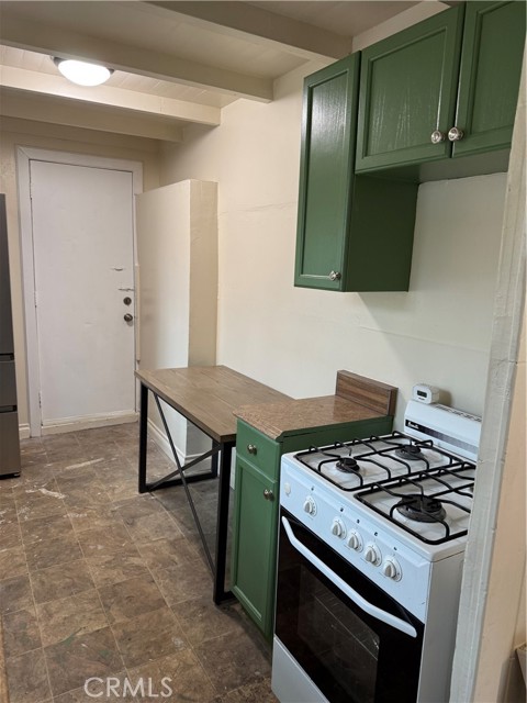 Detail Gallery Image 10 of 22 For 369 Log Ln, Crestline,  CA 92325 - 1 Beds | 1 Baths