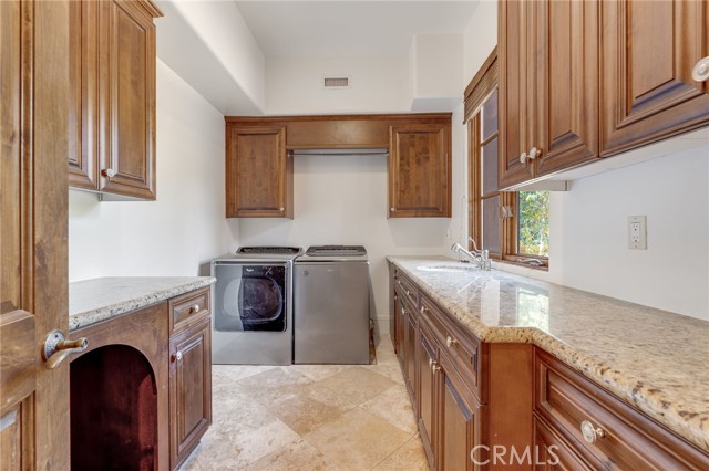 Detail Gallery Image 22 of 57 For 14173 Rancho Tierra Trl, San Diego,  CA 92130 - 5 Beds | 5/1 Baths