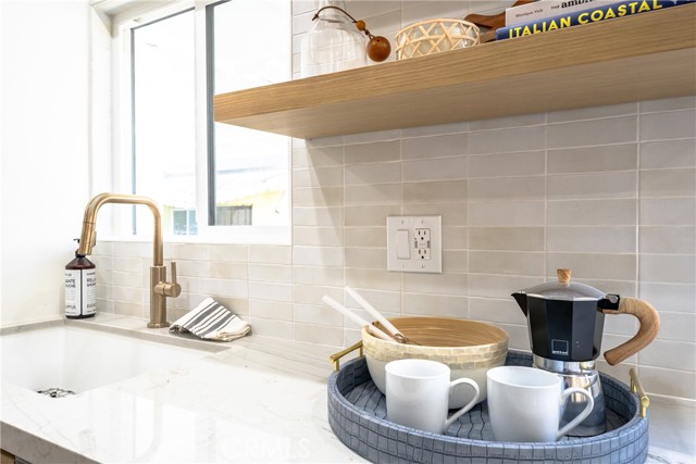 Detail Gallery Image 14 of 44 For 2306 Elmgrove, Los Angeles,  CA 90031 - 4 Beds | 3 Baths