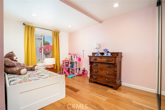 5272 Caliente Drive, Huntington Beach CA: https://media.crmls.org/medias/d96445d7-ef9c-47f6-8a1c-c6bf2653575f.jpg