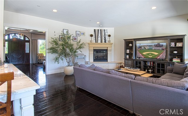 Detail Gallery Image 13 of 41 For 211 S Grand, West Covina,  CA 91791 - 4 Beds | 3/1 Baths