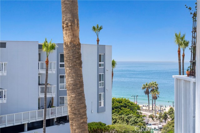 630 The Village, Redondo Beach, California 90277, 1 Bedroom Bedrooms, ,1 BathroomBathrooms,Residential,Sold,The Village,SB22154695