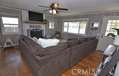 21825 Thunderbird Road, Apple Valley CA: https://media.crmls.org/medias/d9656288-0ce5-400f-9d14-80b352819989.jpg