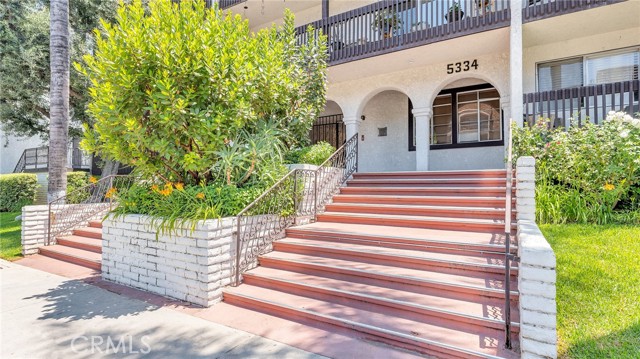 Detail Gallery Image 1 of 32 For 5334 Lindley Ave #231,  Encino,  CA 91316 - 1 Beds | 1 Baths