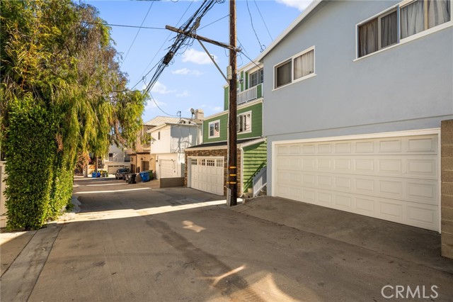 429 1st Street, Manhattan Beach, California 90266, 5 Bedrooms Bedrooms, ,1 BathroomBathrooms,Residential,Sold,1st,PV24022554
