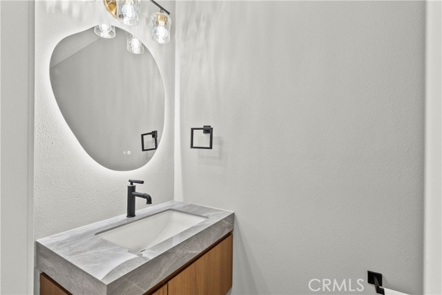 Image 12 of 35 For 25072 Atwood