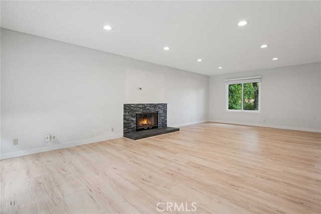 5789 Fairhaven Avenue, Woodland Hills CA: https://media.crmls.org/medias/d967f994-0a53-4b13-b33f-08209eea3585.jpg