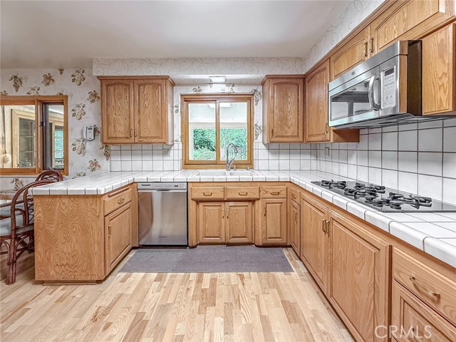 17508 Marilla Street photo 14