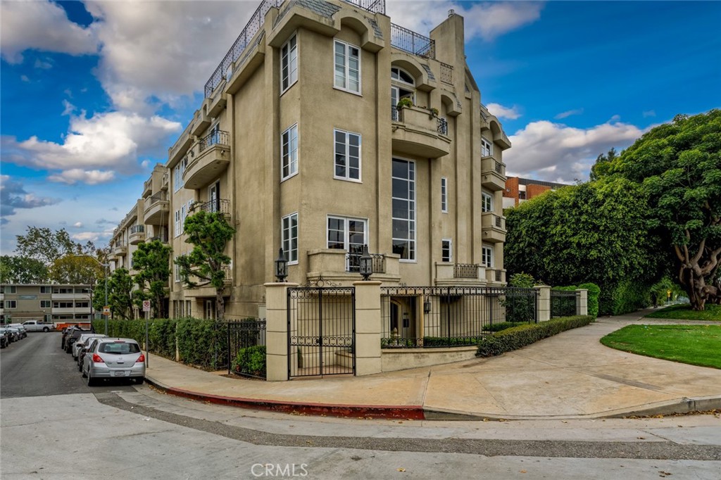 11740 W Sunset Boulevard #14