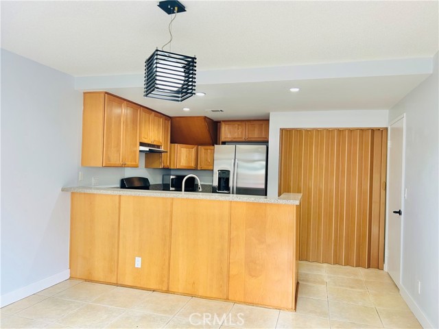 Detail Gallery Image 2 of 5 For 9800 Vesper Ave #140,  Panorama City,  CA 91402 - 3 Beds | 1/1 Baths