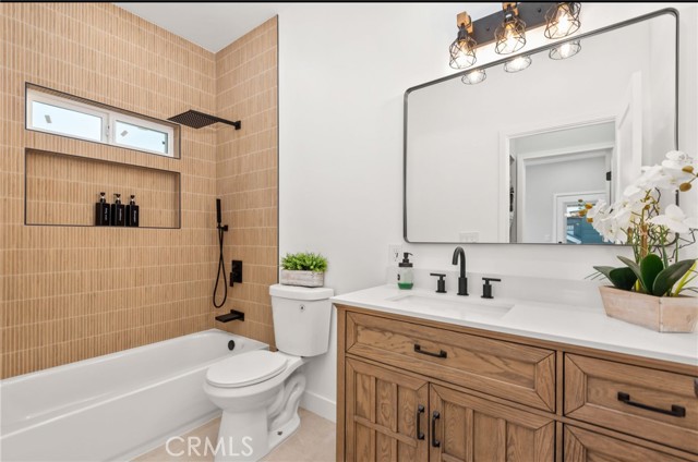 Detail Gallery Image 24 of 37 For 5414 Hillcrest, Los Angeles,  CA 90043 - 3 Beds | 2 Baths