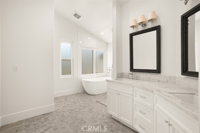 Detail Gallery Image 14 of 30 For 22450 Maycotte Rd, Woodland Hills,  CA 91364 - 3 Beds | 3 Baths