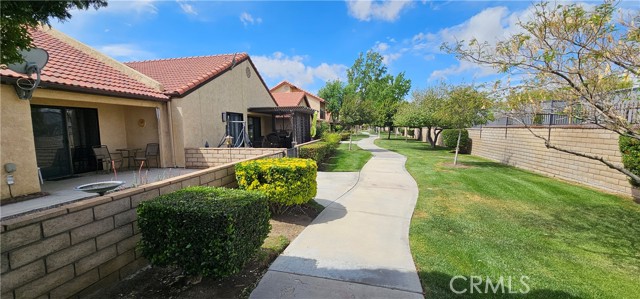 Detail Gallery Image 10 of 13 For 19268 Elm, Apple Valley,  CA 92308 - 2 Beds | 2 Baths