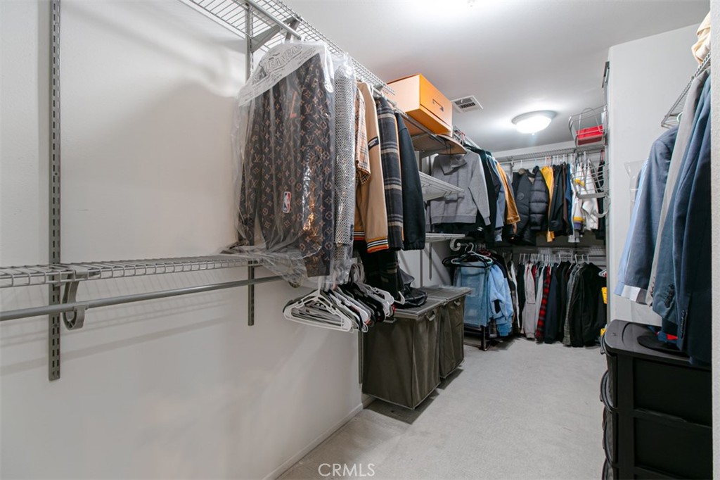 https://media.crmls.org/medias/d96c41cb-c8f2-4200-84f1-56727715db68.jpg?preset=X-Large