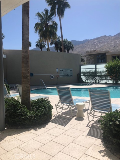 Detail Gallery Image 14 of 31 For 1010 E Palm Canyon Dr #203,  Palm Springs,  CA 92264 - 2 Beds | 2 Baths