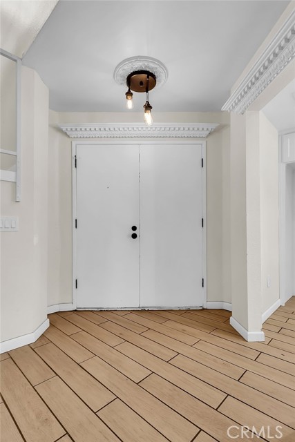 Detail Gallery Image 13 of 43 For 2503 Clarendon Ave, Huntington Park,  CA 90255 - 4 Beds | 2/1 Baths
