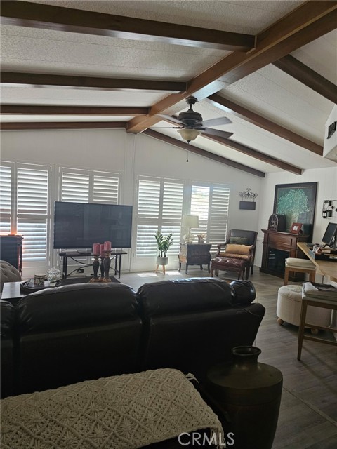 2662 Silver Oak Way, Hemet CA: https://media.crmls.org/medias/d96d0077-6a72-4291-bf41-43f5cec49f17.jpg