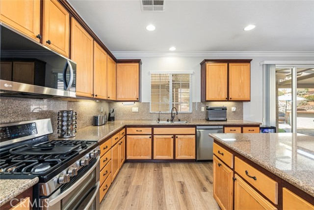 Detail Gallery Image 16 of 43 For 34747 Mediterra Cir, Winchester,  CA 92596 - 5 Beds | 3 Baths