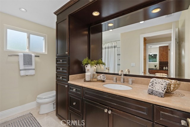 25412 Hugo Road, Laguna Niguel CA: https://media.crmls.org/medias/d96d8a8c-0688-4c70-a6f8-0a368d6fd74d.jpg