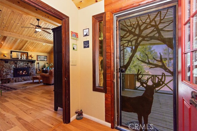 Detail Gallery Image 3 of 38 For 227 Santa Barbara Ave, Sugarloaf,  CA 92386 - 3 Beds | 2 Baths